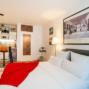https://apt-entire-studio-in-city-center.hotelsinbremen.net